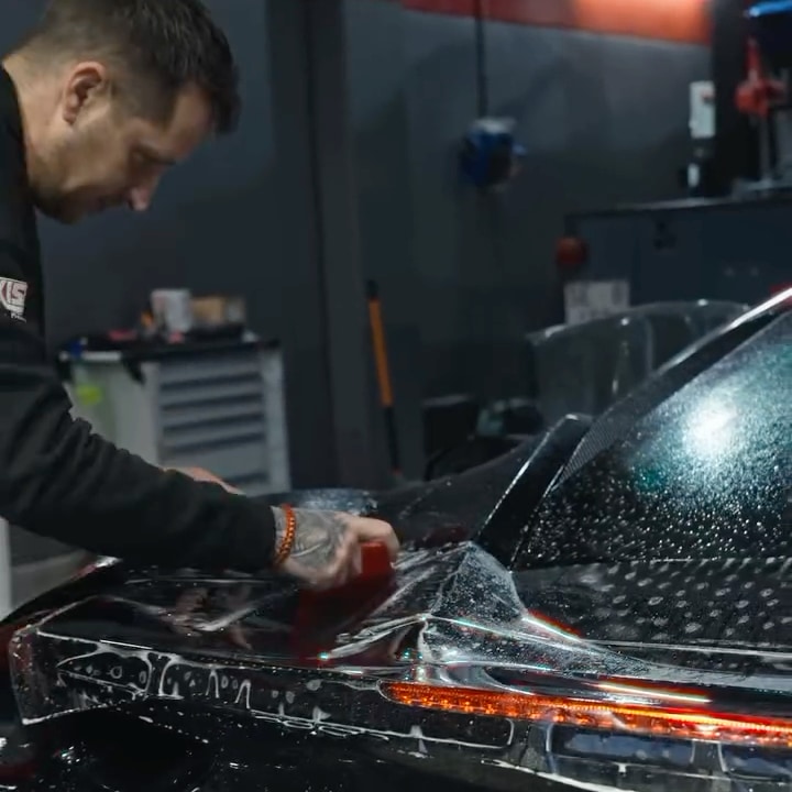 Instalando ppf en Porsche